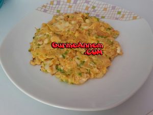 kasarli_kabakli_omlet_1yasveuzeri  - kasarli kabakli omlet 1yasveuzeri 300x225 - Kaşarlı Kabaklı Omlet ( 1 yaş ve üzeri )